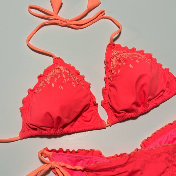 NWOT Victoria’s Secret Sequin Coral Peach Bikini Set Triangle Top Lg Side Tie XS - Picture 3 of 8